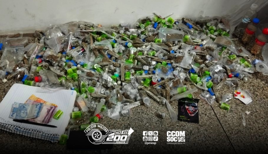 5º Baep prende dupla com mais de 4 kg de drogas em Carapicuíba
