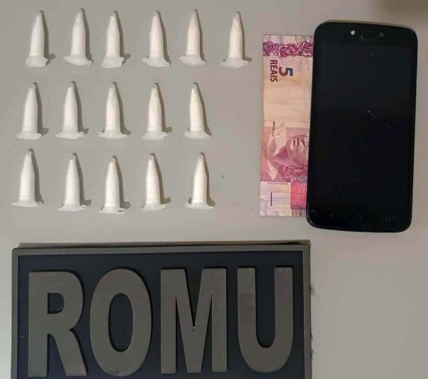 Guarda apreende menor que escondia drogas em árvore em Pirassununga