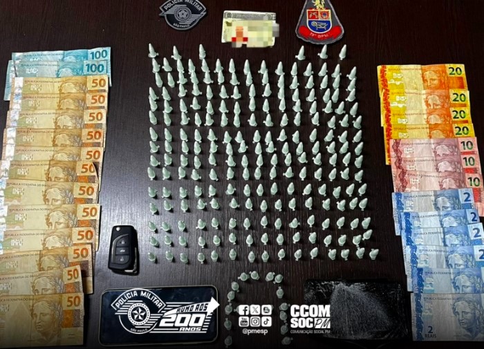 PM aborda veículo e prende motorista por tráfico em Artur Nogueira