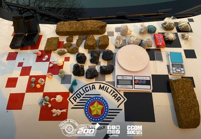 PM encontra casa bomba e apreende 49 quilos de drogas em Pacaembu
