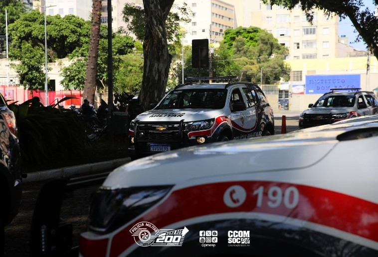 PM prende traficante com 144 porções de drogas em Ilha Comprida