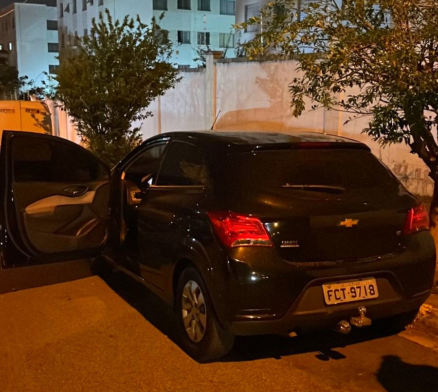 Guarda Municipal de Campinas encontra carro furtado e pochete com drogas