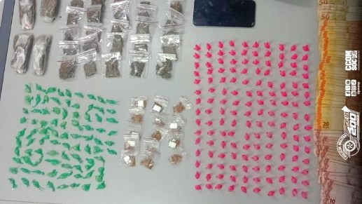PM prende homem por tráfico de drogas em Santo Antônio de Posse