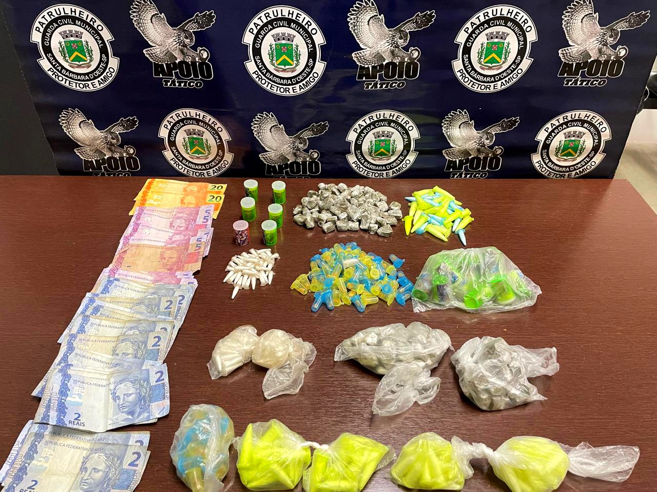 Apoio Tático prende traficante e apreende 426 porções de drogas em S. Bárbara