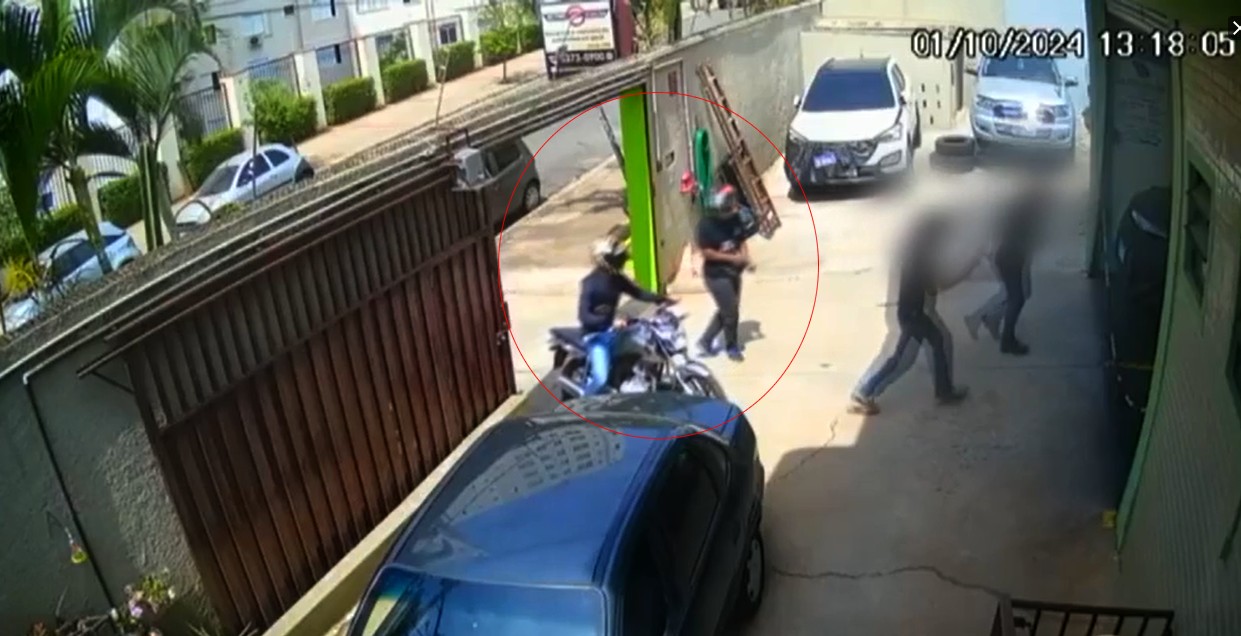 Dupla armada faz funcionários reféns durante assalto em oficina de Campinas