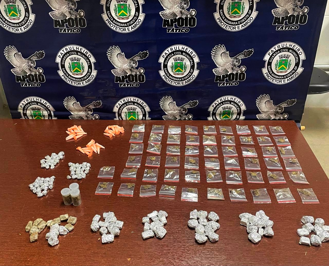 GCM flagra adolescente com drogas no Romano