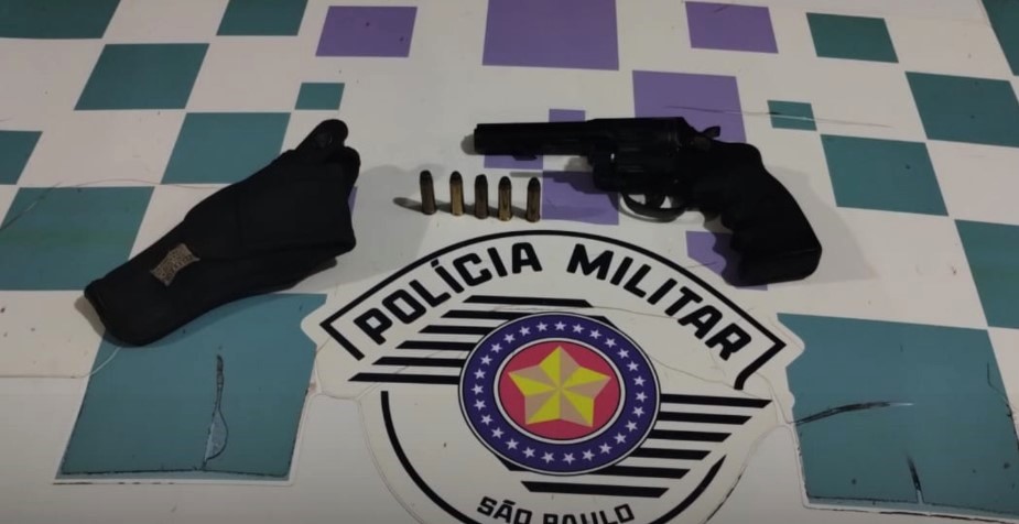 Homem é flagrado com arma em área de caça ilegal em Pardinho
