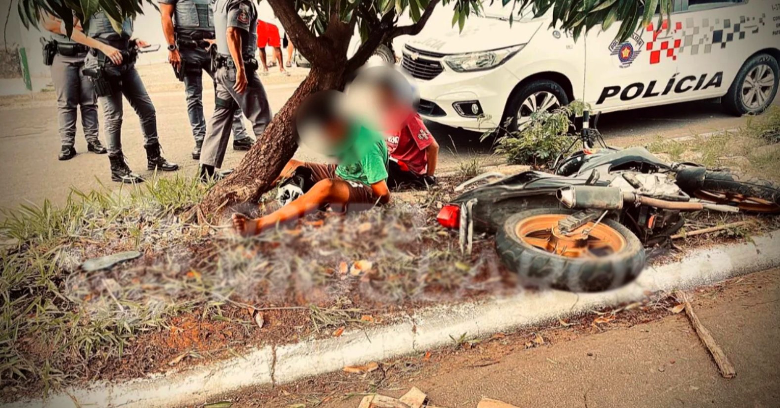 Menores em moto são detidos com droga após acidente em Rio Claro