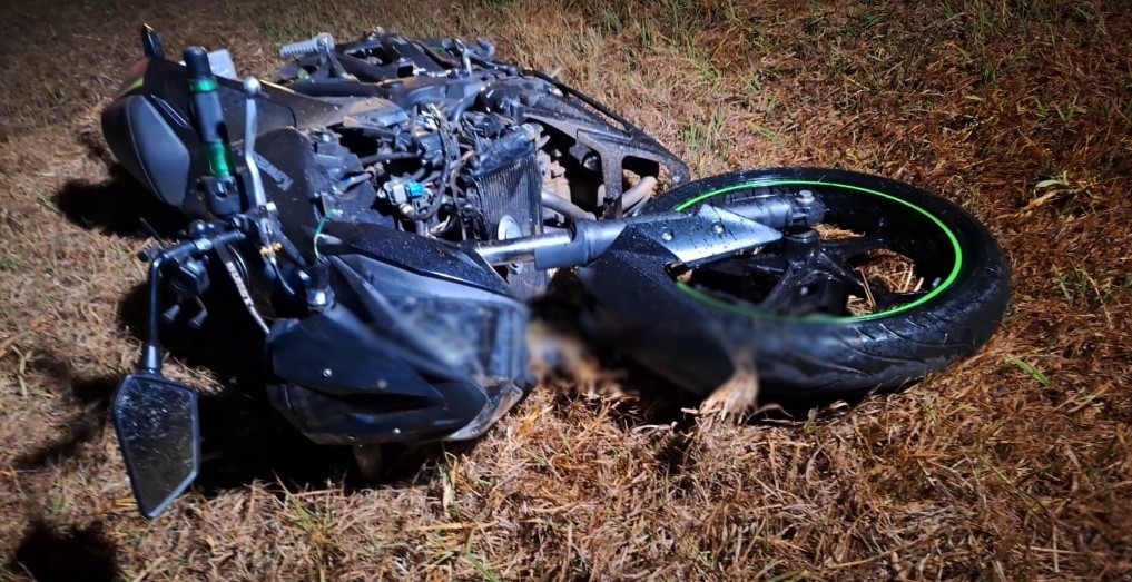 Passageira morre após moto bater contra placa de sinalização em rodovia de Limeira