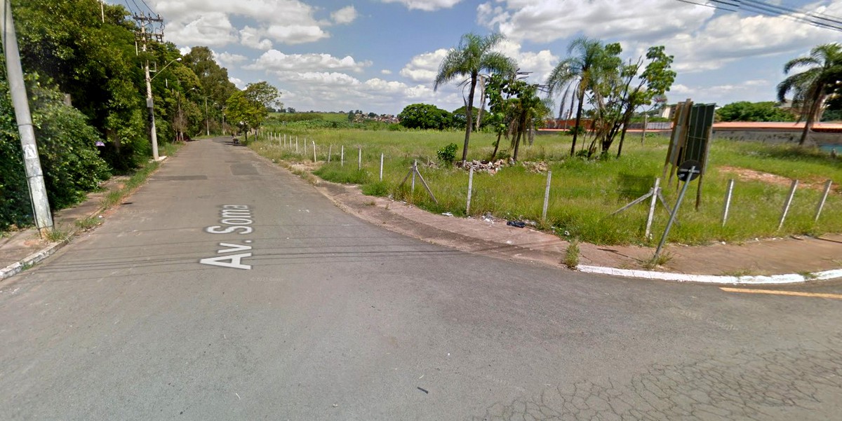 Polícia encontra corpo carbonizado dentro de pneus em terreno baldio de Sumaré