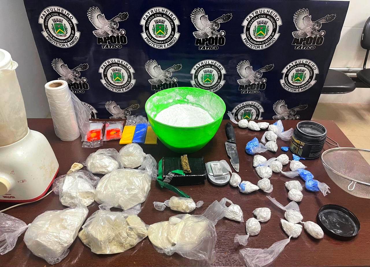 Suspeito foge de abordagem e abandona sacola com 2,5 kg de drogas em S. Bárbara