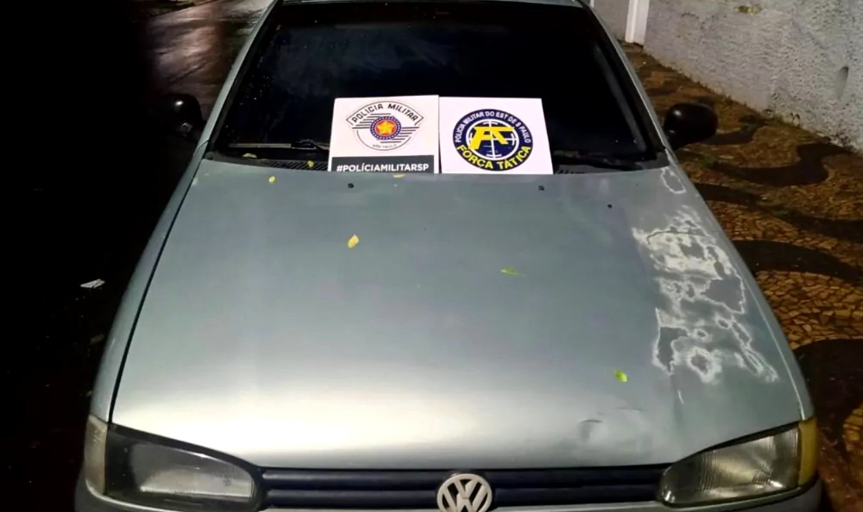 Força Tática recupera carro furtado em Leme
