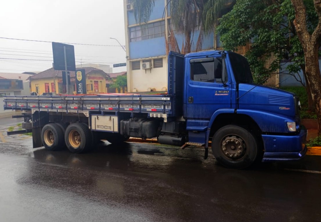 PM encontra 3 toneladas de maconha escondidas em caixotes de frutas em Olímpia