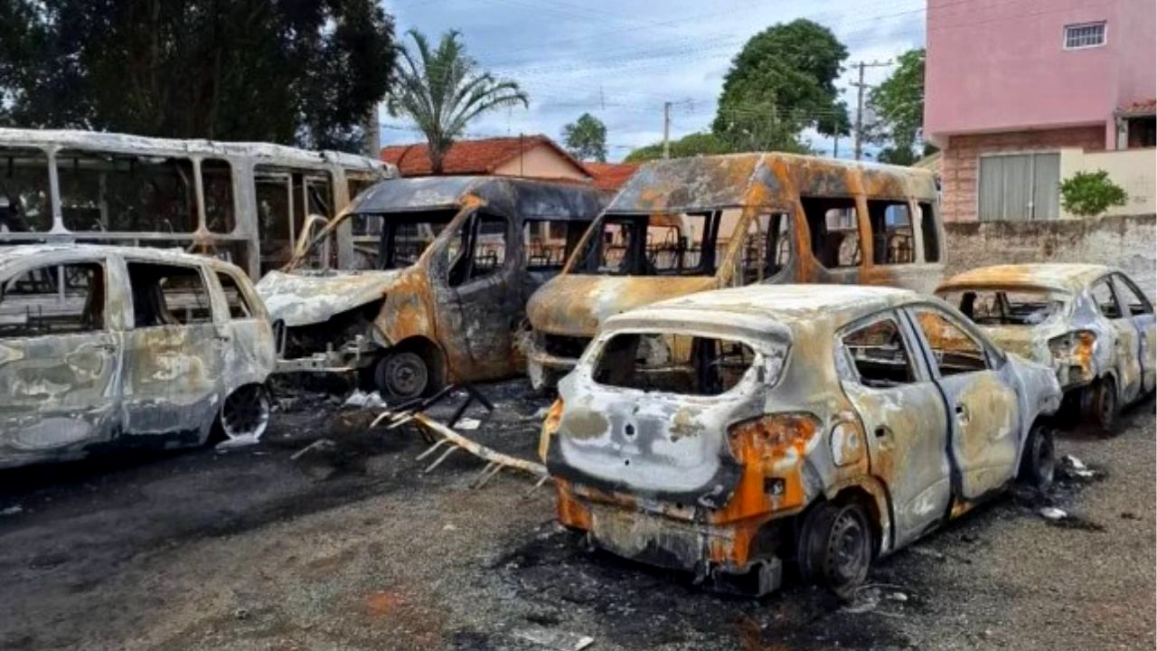 Polícia investiga incêndio que atingiu 10 ambulâncias na garagem municipal de S. Antônio de Posse