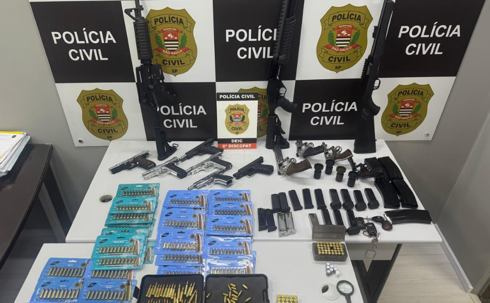 Polícia prende 4 pessoas em negociação de fuzil em Indaiatuba (Foto: Polícia Civil/DEIC)