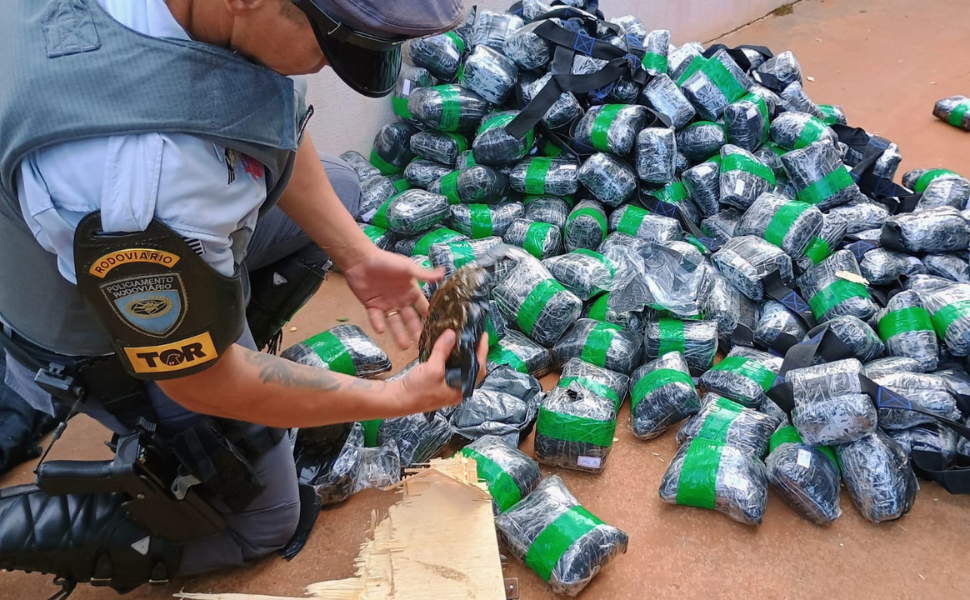 TOR apreende 360 kg de haxixe em caminhão em Palmital (Foto: 2º BPRv)