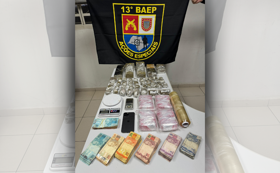BAEP apreende drogas e dinheiro em "casa bomba" em Bauru (Foto: 13º BAEP)
