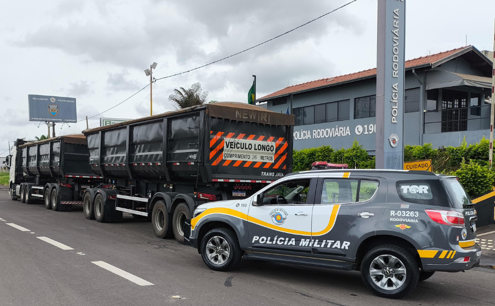 Duas pessoas são presas após roubo de caminhão em Caieiras (Foto: 4ºBPRv)