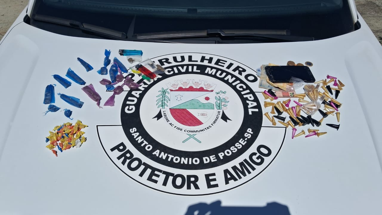 Idosa de 61 anos é presa em flagrante por tráfico de drogas em Santo Antônio da Posse (Foto: GCM/Santo Antonio da Posse)