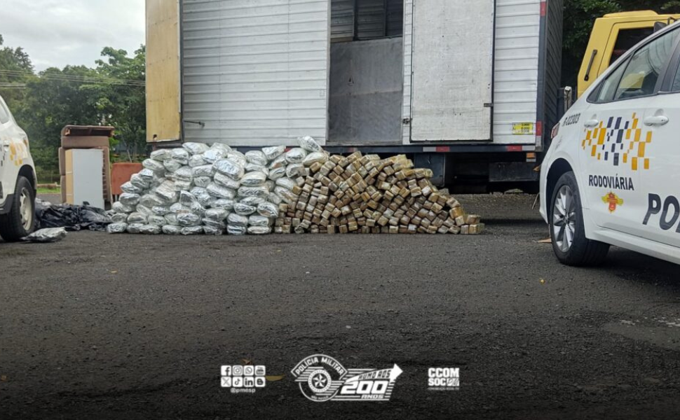Polícia Rodoviária apreende caminhão com maconha e skunk em Assis (Foto: 2º BPRv)