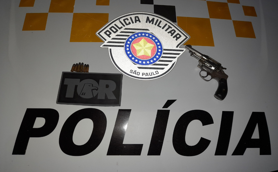 TOR prende indivíduo com arma de fogo e veículo fraudulento em Campinas (Foto: 4º BPRv)