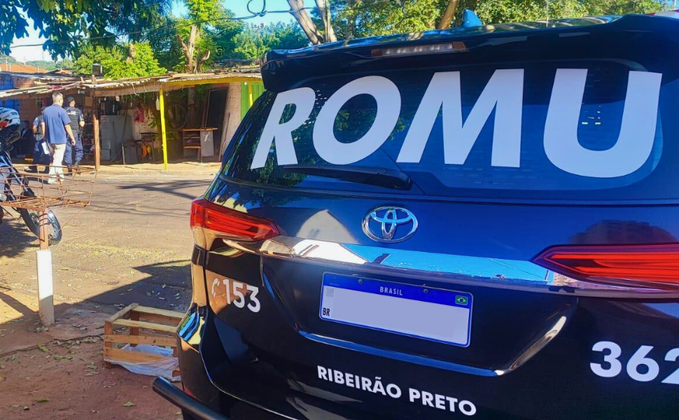 GCM de Ribeirão Preto apreende drogas em área de mata (Foto: Divulgação)