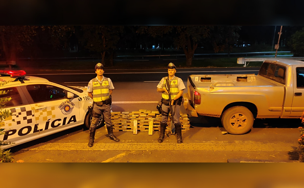PM Rodoviária apreende 76 kg de maconha em caminhonete em São José do Rio Preto (Foto: 3º BPRv)