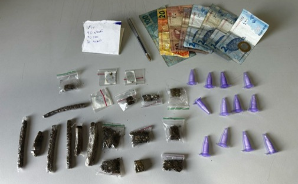 Polícia Militar prende homem por tráfico de drogas em Sumaré (Foto: 48º BPM/I)