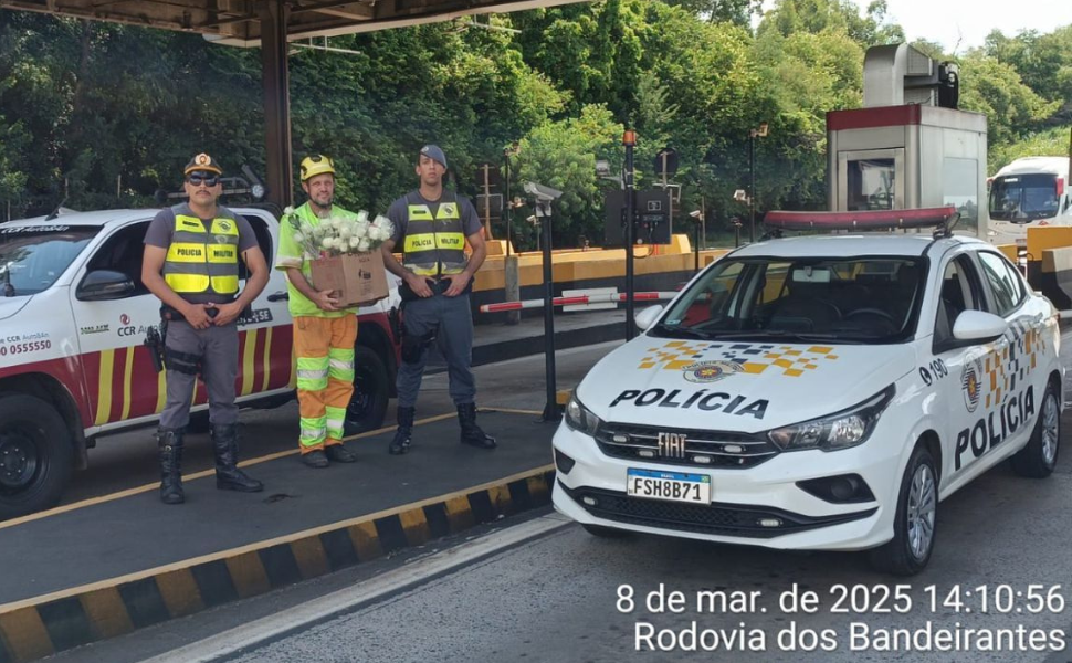 Polícia Rodoviária e CCR Autoban realizam homenagem ao Dia da Mulher (Foto: 4º BPRv)