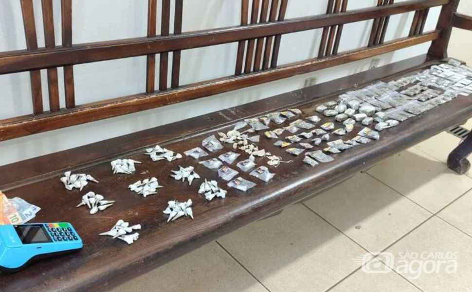 PM apreende menor por tráfico e prende foragido no CDHU em São Carlos (Foto: São Carlos Agora)