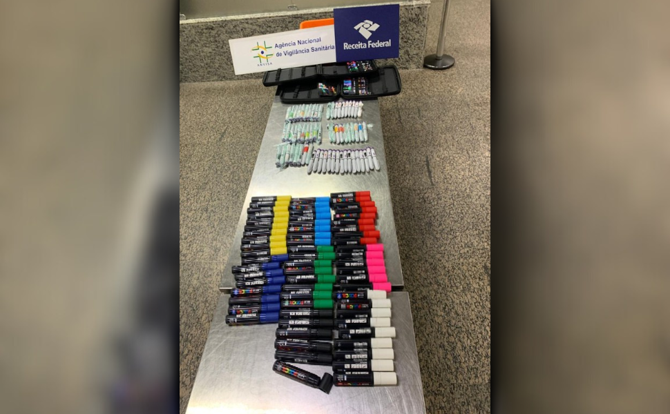 PF prende homem com carga de medicamento não autorizado em Guarulhos (Foto: Polícia Federal)