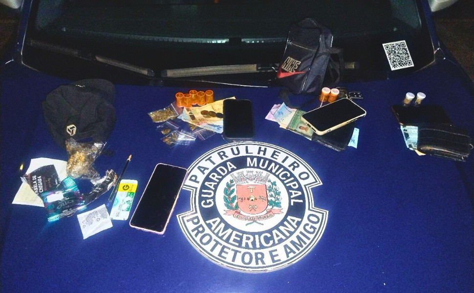 GCM de Americana prende homem por tráfico de drogas na Praça da Luz (Foto: GCM de Americana)