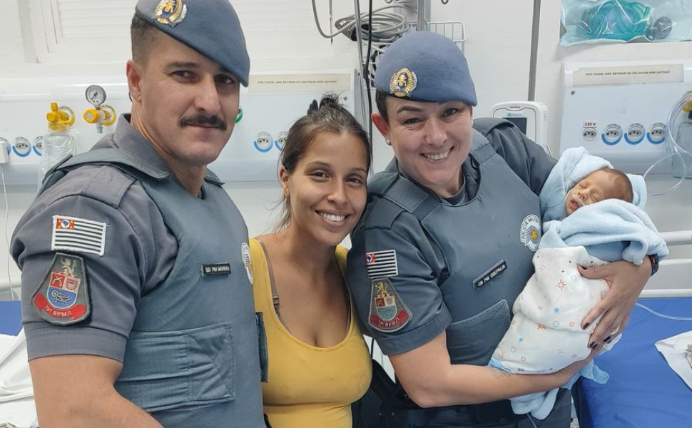Policiais Militares salvam bebê de 12 dias engasgado em Americana (Foto: 19º BPM/I)
