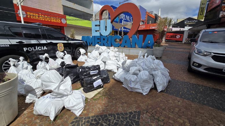 DIG apreende produtos falsificados durante operação no centro de Americana (Foto: Polícia Civil)