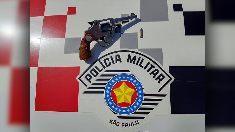 Homem é preso por porte ilegal de arma de fogo em Capivari (Foto:^10º BPM/I)