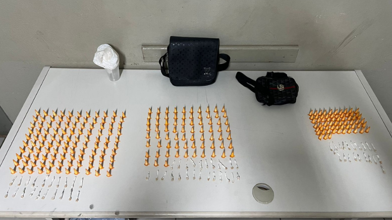 Trio é detido por tráfico de drogas no Bosques do Lenheiro, em Piracicaba (Foto: 10º BPM/I)