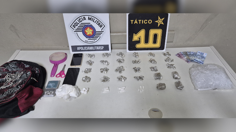 Dupla é presa por tráfico de drogas no Jardim Algodoal, em Piracicaba (Foto: 10º BPM/I)