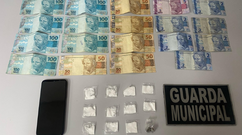 GCM prende mulher por tráfico de drogas em bar no Centro de Campinas (Foto: GCM/Campinas)