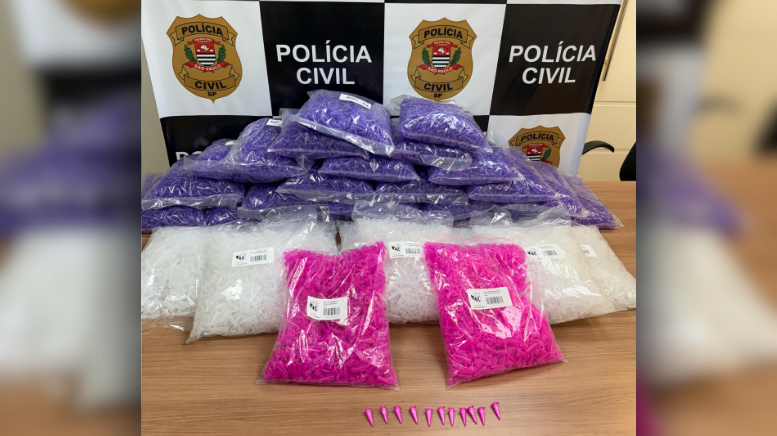 Mulher é presa com mais de 30 mil eppendorfs e cocaína em Piracicaba (Foto: Polícia Civil)
