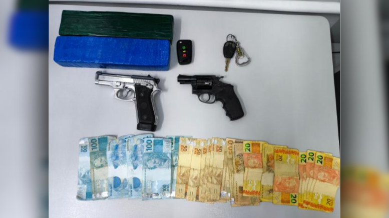 BAEP prende dupla por tráfico, porte ilegal de arma e receptação em Rio Claro (Foto: 10º BAEP)