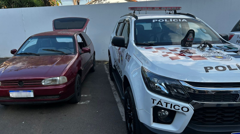 Força Tática recupera carro furtado e apreende arma e drogas em Rio Claro (Foto: 7º BPM/I)