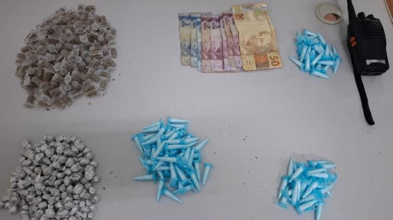 BAEP apreende drogas e prende dupla por tráfico em Rio Claro (Foto: 10º BAEP)