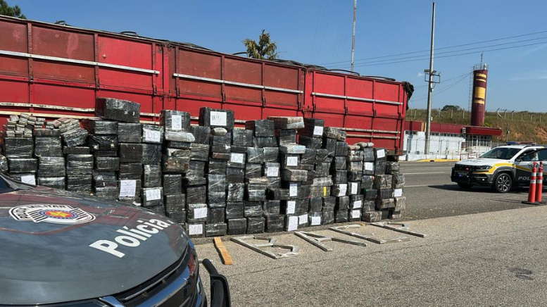 Traficante paraguaio é preso com mais de 4 toneladas de maconha em Sarapuí (Foto: 5º BPRv)