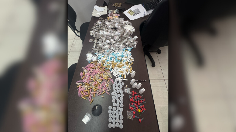 Flagrante de tráfico resulta em prisão em Sumaré após denúncia anônima à Polícia Civil (Foto: Polícia Civil)