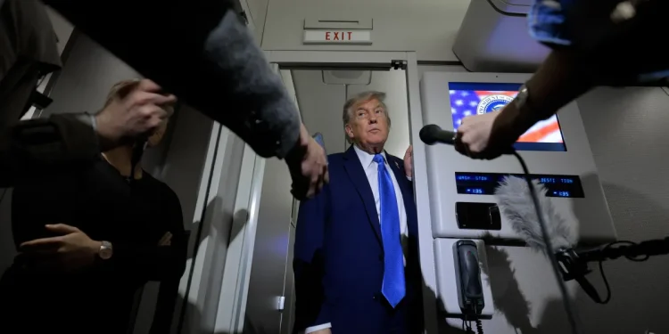 Trump impõe novo prazo para Putin acabar com a guerra