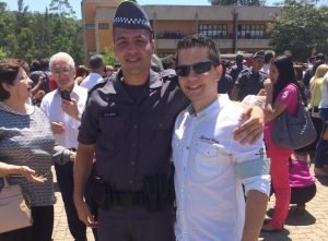 família unida na formatura de um policial militar