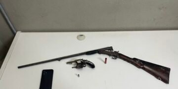 Baep prende homem suspeito de tentativa de homicídio e apreende armas de fogo em Piracicaba.