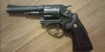 Revólver Rossi calibre 38 Special e munições apreendidos pelo BAEP em Hortolândia após intervenção policial.