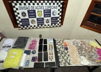 Romu prende casal por tráfico de drogas e apreende mais de mil porções de drogas em Cosmópolis