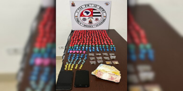 Tráfico de drogas em Sumaré resulta em prisão e apreensão de mais de 200 porções de cocaína (Foto: 48º BPM/I)